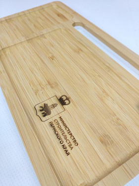 Беспроводное зарядное устройство-органайзер из бамбука «Timber» - «Строить и  Развивать» для Министерства Строительства Пермского края.  14